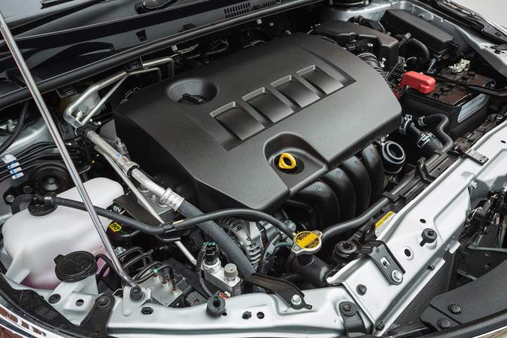 Moteur voiture reçente Les Ancizes-Comps